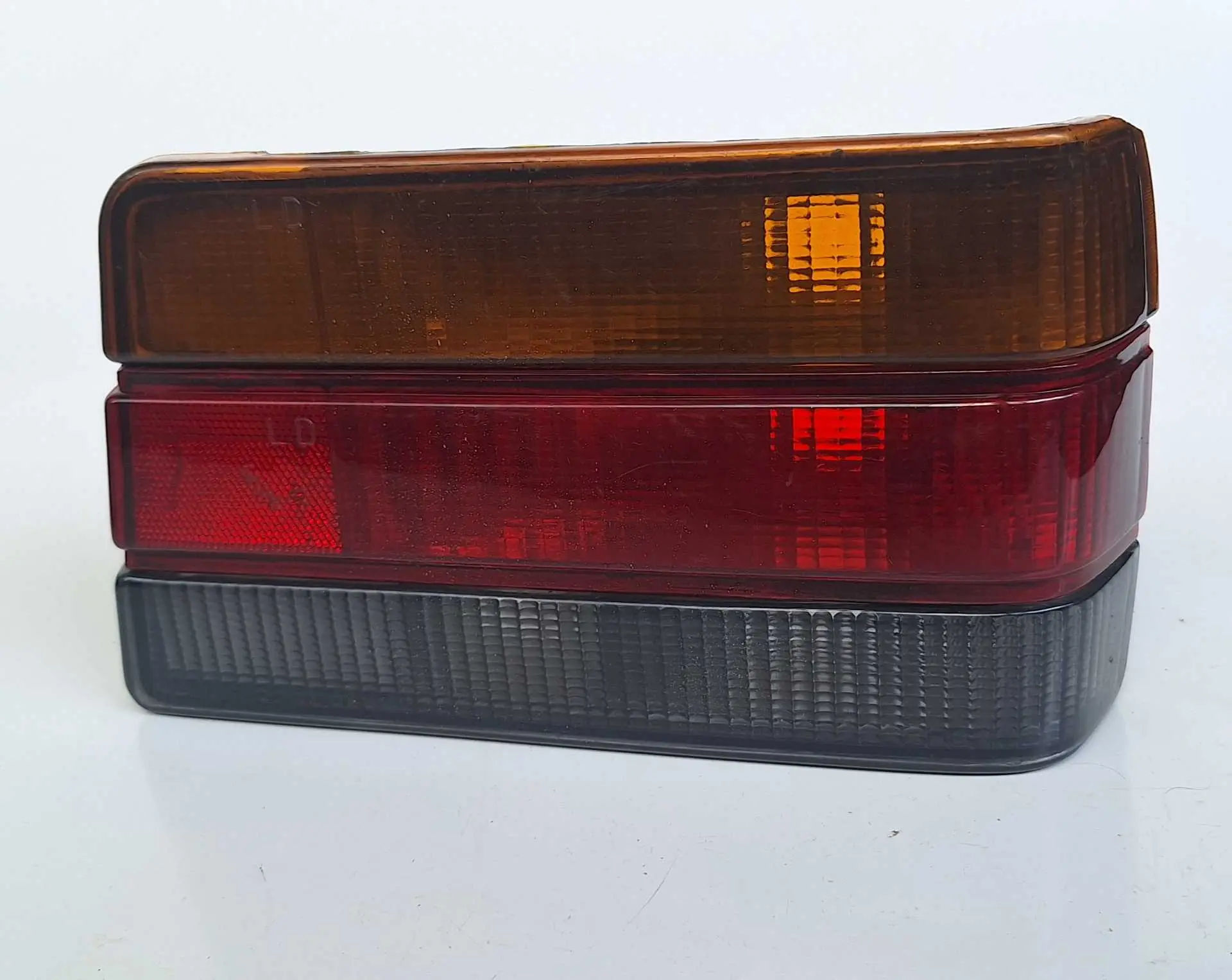 Lanterna traseira direita chevette 1987/96 (QUEBRADA)
